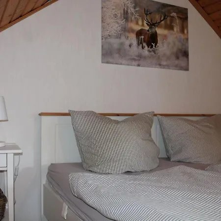 דירה Small Building