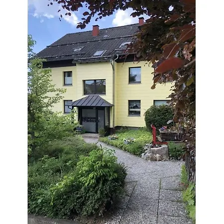 Small Building דירה *